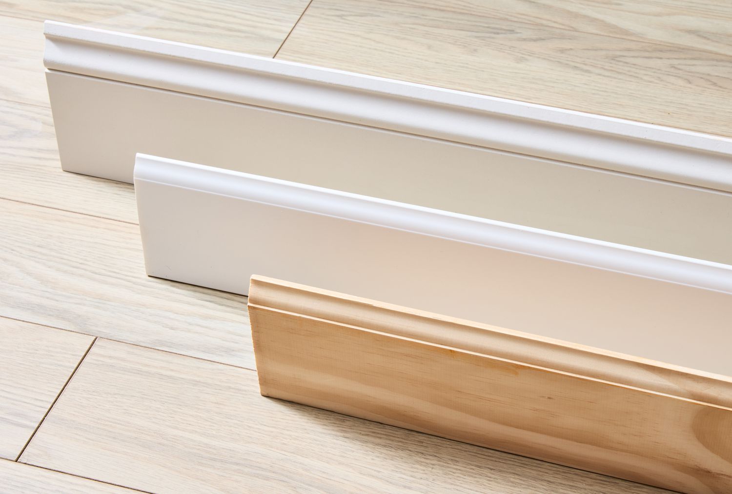 Elegant baseboard trim detail modern room